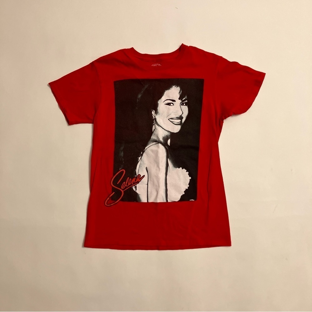 SELENA tee